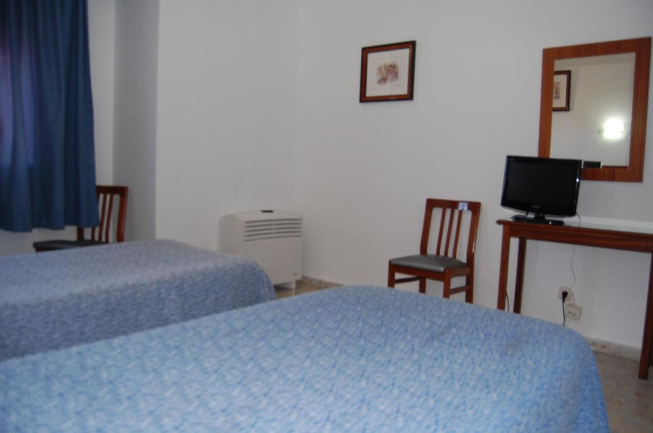 Hotel Marina Victoria Algeciras Phòng bức ảnh